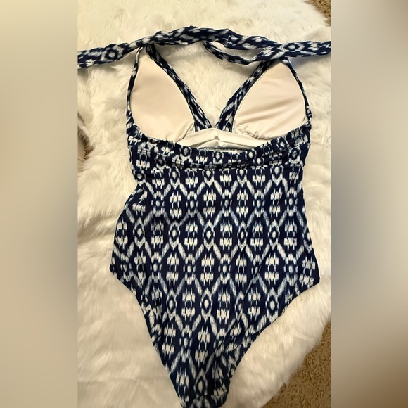 Old Navy Deep V Neck Women’s One Piece Bathing Suit - Picture 2 of 5